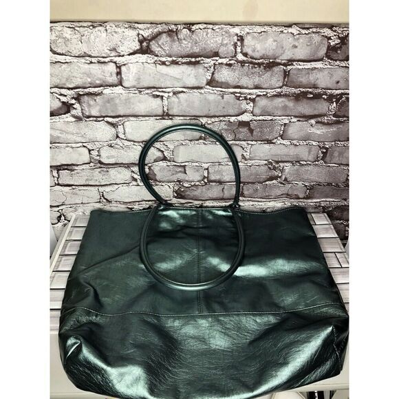 Saks Fifth Avenue Metallic Green One Compartment With Inside Pocket Large Bag - Picture 1 of 5